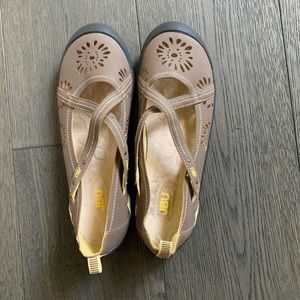 Jambu sandals